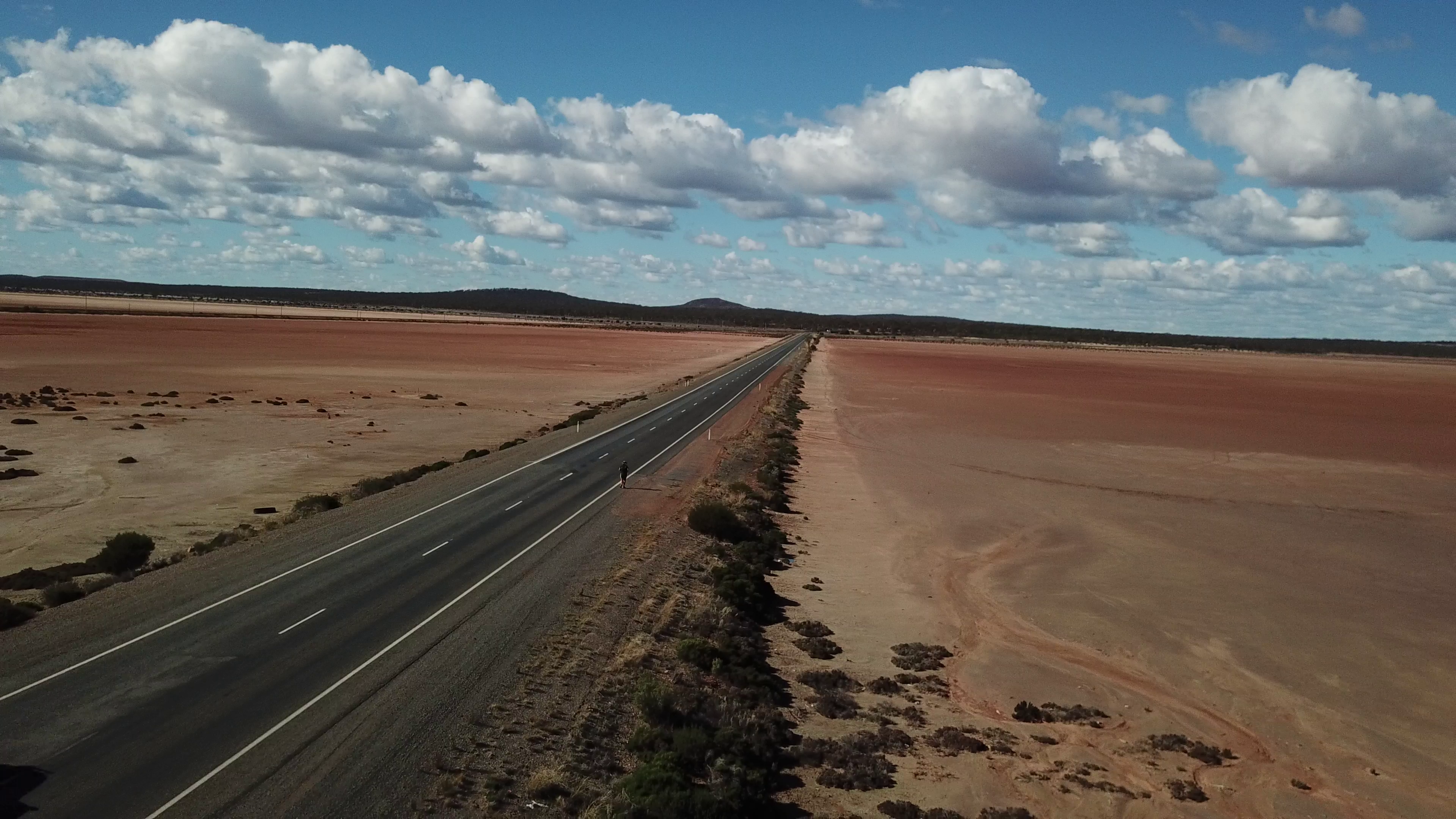 Nikki running during an adventure